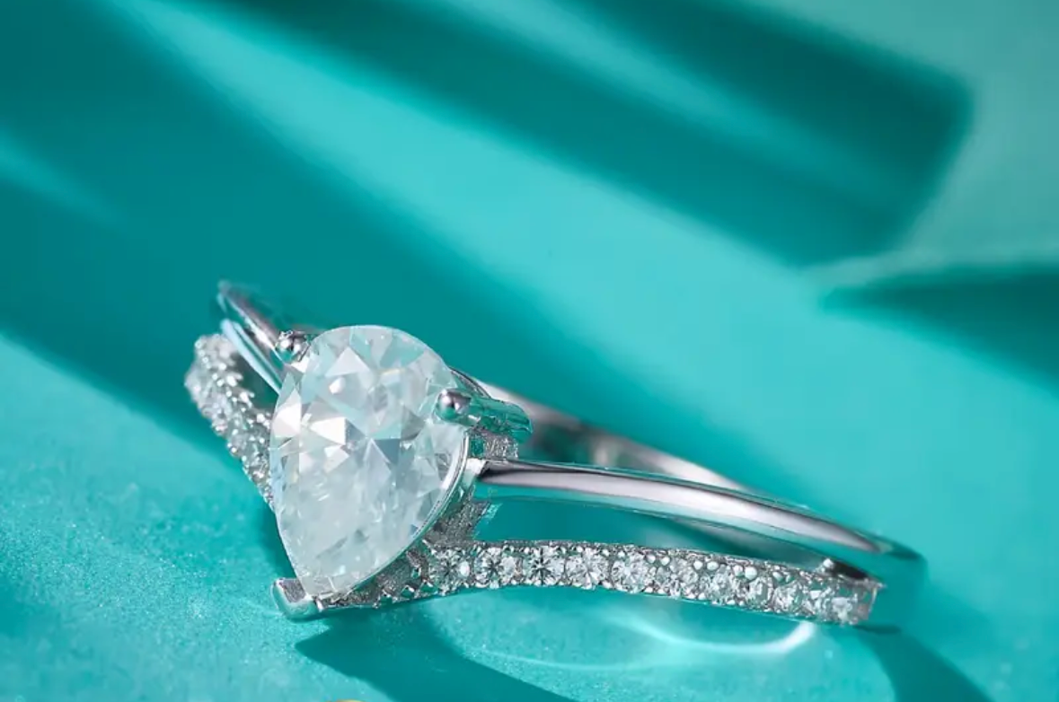 Vvs Moissanite Oval Ring