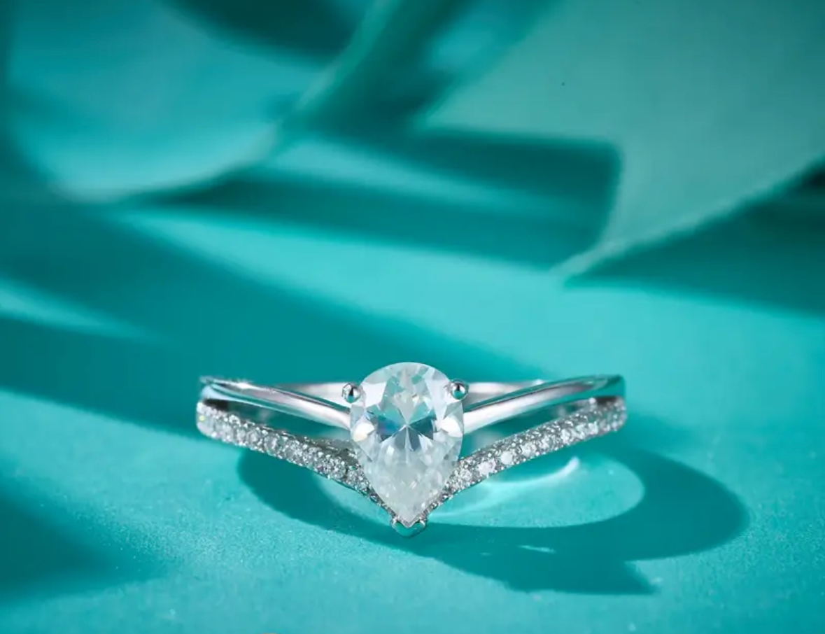 Vvs Moissanite Oval Ring