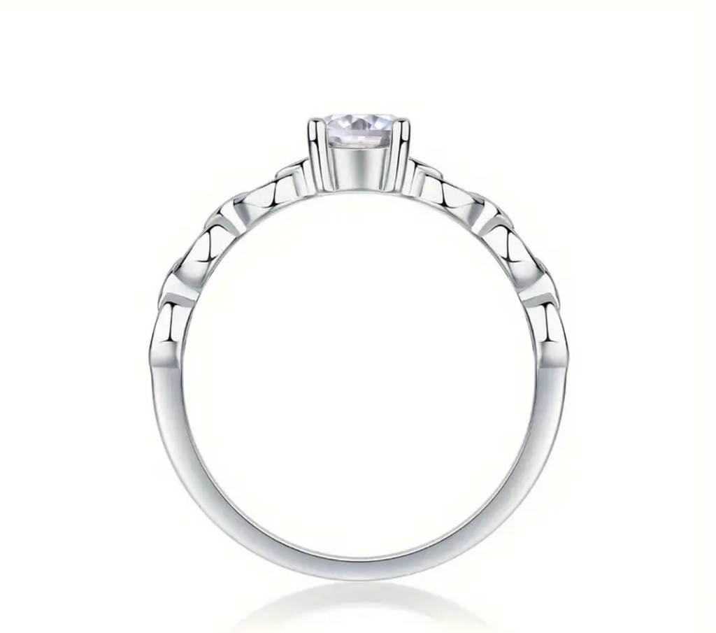 Vvs 5’ 7mm Oval Ring