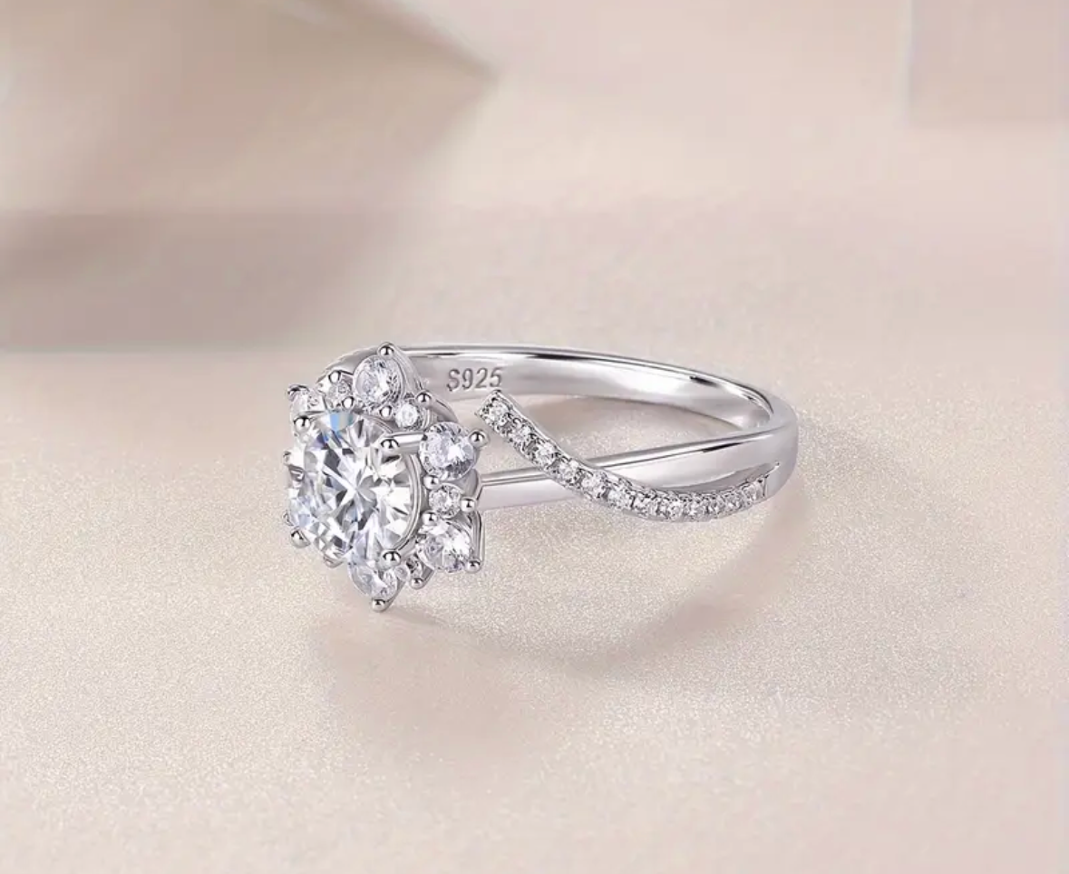 Vvs Moissanite Ring