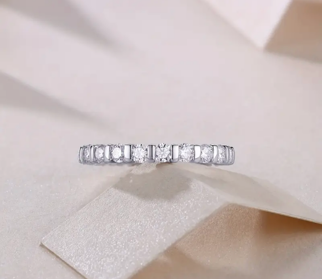 Vvs 2mm Moissanite Ring